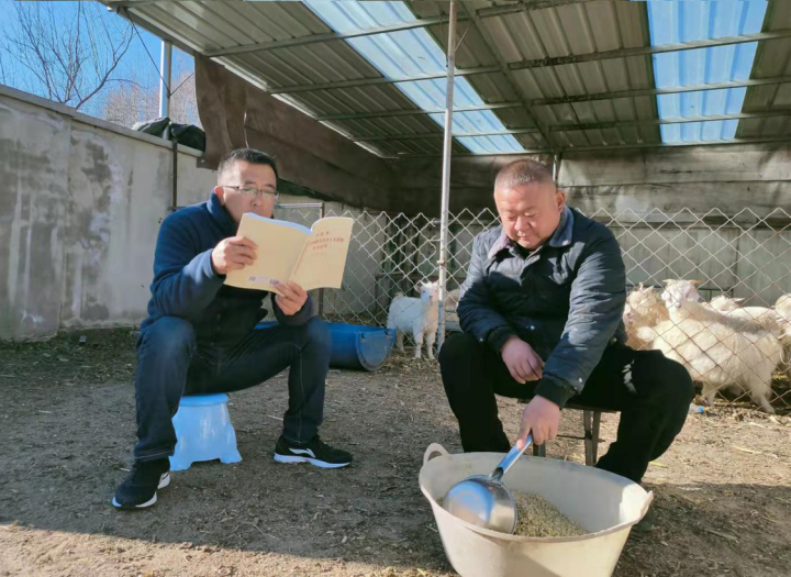 党史学习教育走进田间地头(图4) 微信图片_20211123170444.jpg